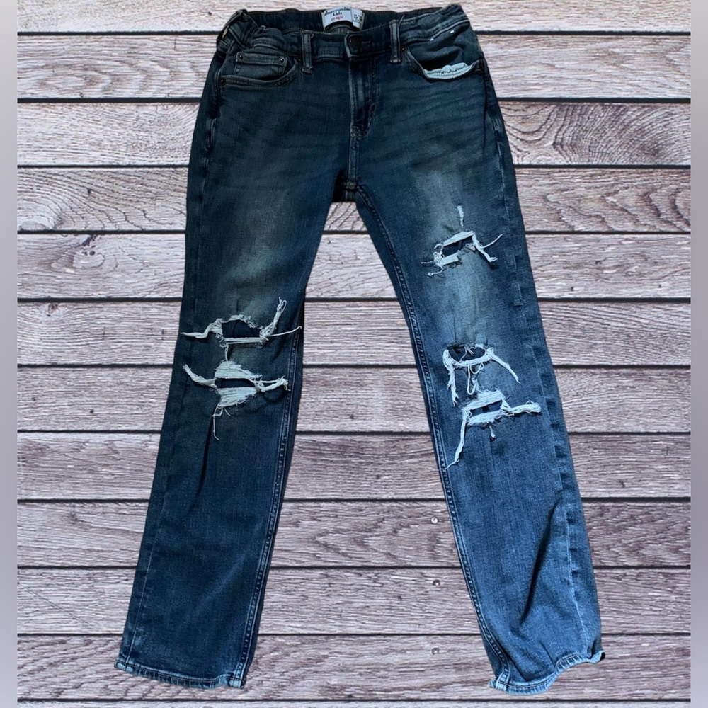 Ripped Jeans. BRAND/AmberCrombie SIZE:kids 11/12